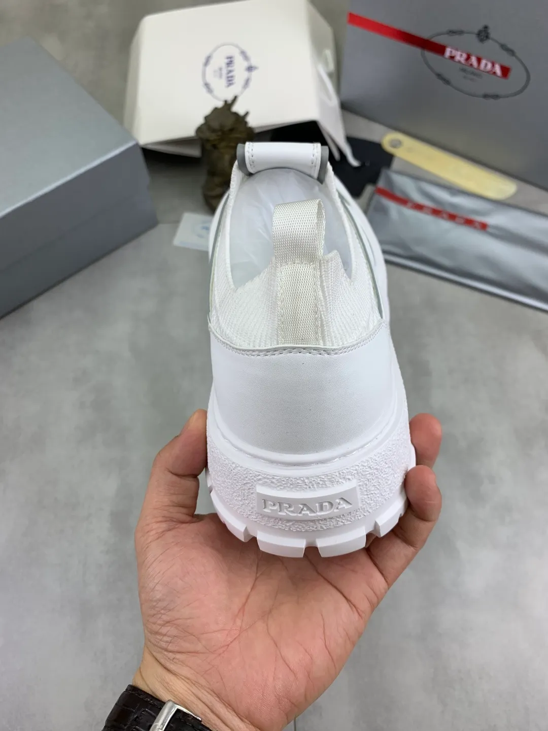 Men's shoes 💰P600💰 [New style] Flying weave series (summer must-have) is now available on the official website, 🆘 Trendy brand (Prada) mainly promotes popular models, avant-garde and versatile fashionable men's shoes, private version mold opening, cowhide surface splicing 1:1.. Fashionable and simple, original imported cowhide and cowhide leather feet; the atmosphere and personality are more fashionable, eye-catching and pursuing class. It will subvert the old idea and be a must-have for fashion trendsetters with you! Must keep it for yourself! High-end comfort and low-end, high-end quality workmanship. Size: 38-45 4️⃣colors available.